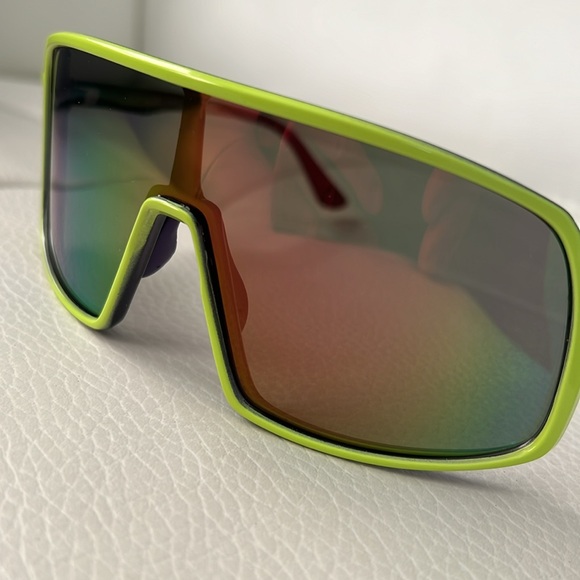 Body Glove Men's Shield Sunglasses Green - Picture 7 of 14